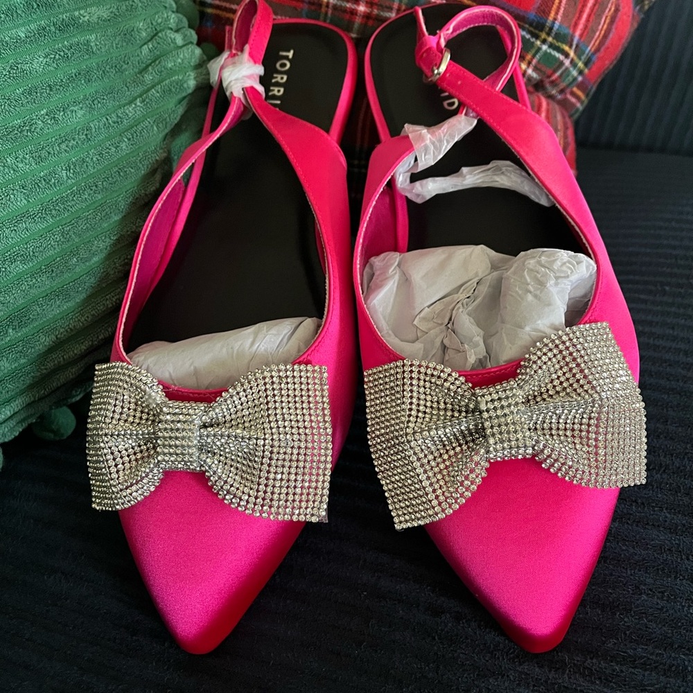 TORRID 12 Embellished Bow Pink Pointed Toe Slingback